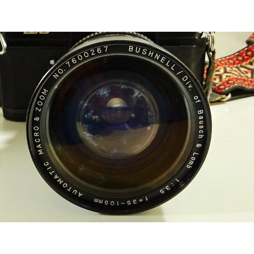 Canon EF 35mm‎ Film SLR Camera Black Vintage Macro 35-105mm Zoom Lens Strap